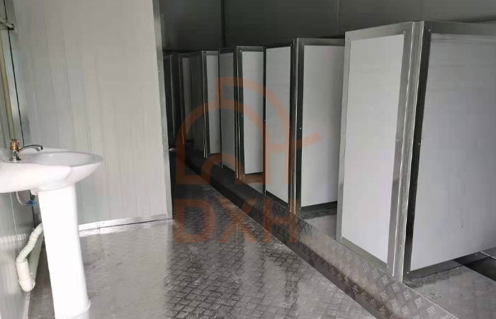 Container-Restroom-Blocks-for-Construction-Sites